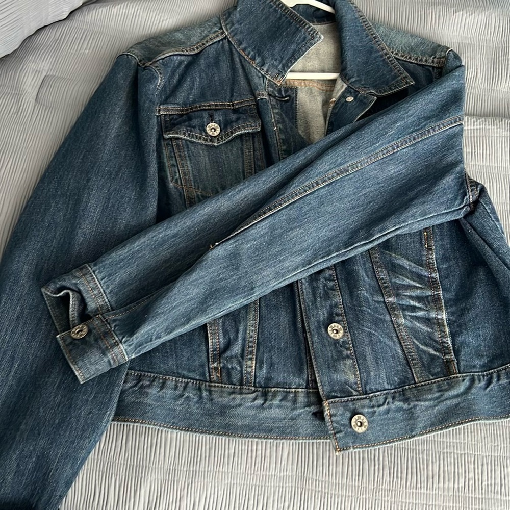 Cute, short jean jacket perfect for summer